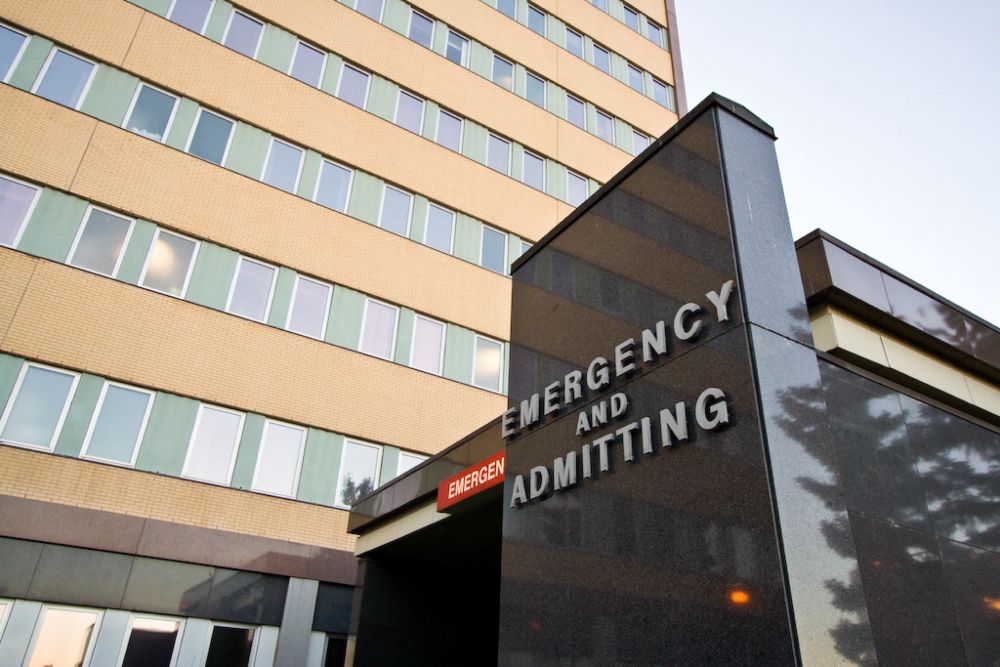 Inner city hospital emergency department waiting rooms as places of power and contestation