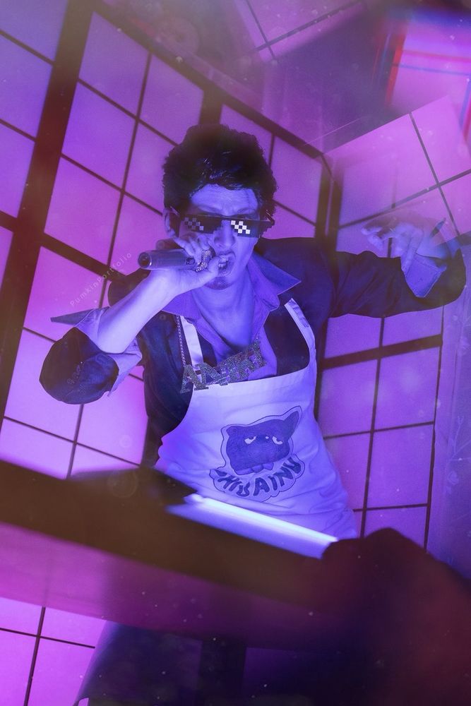 Photo of the cosplayer PumkinPortfolio as Immortal Tatsu from the manga and anime The Way of the Househusband by KōsukeŌno.
Photography by xBellchenx