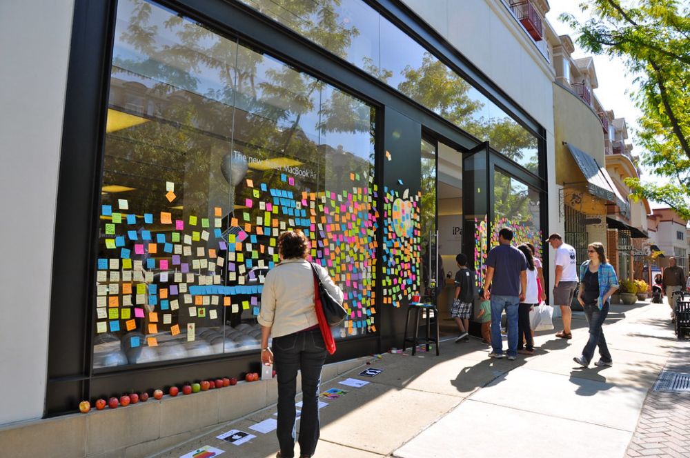 Steve Jobs Tribue - Clarendon, VA Apple Store