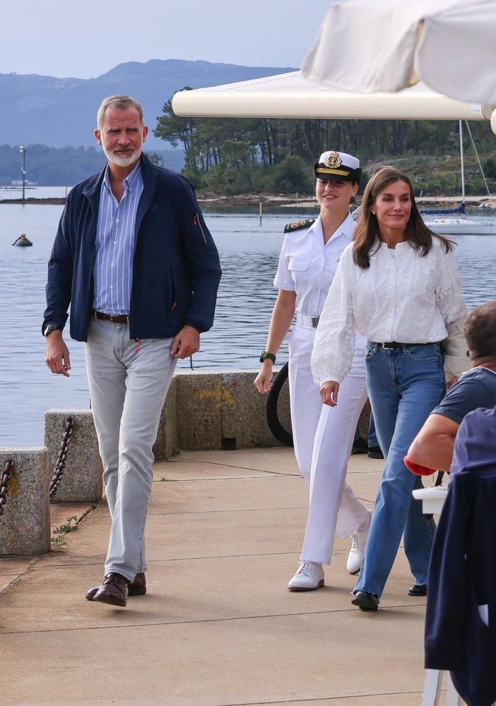 The King and Queen of Spain with Princess Leonor in Villagarcia de Arousa, after they visited the Princess at the Navy Academy she is attending.