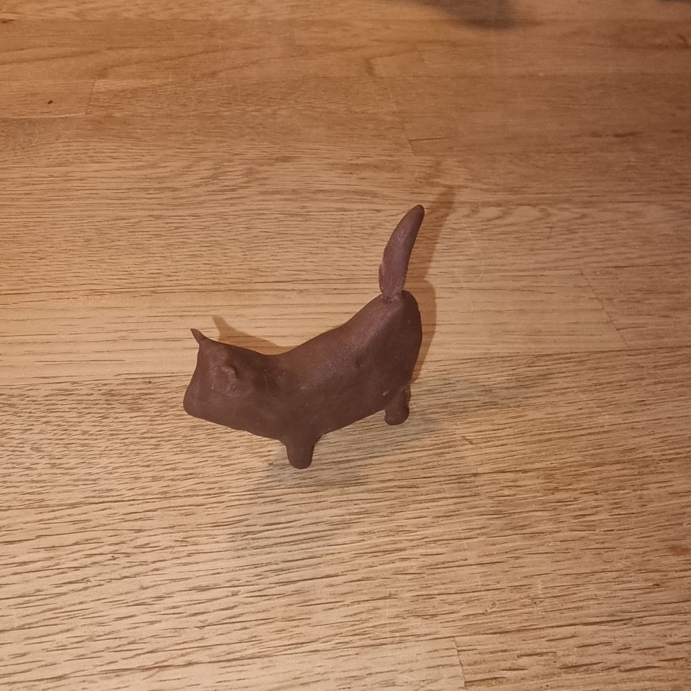 Ein braunes Knetetier