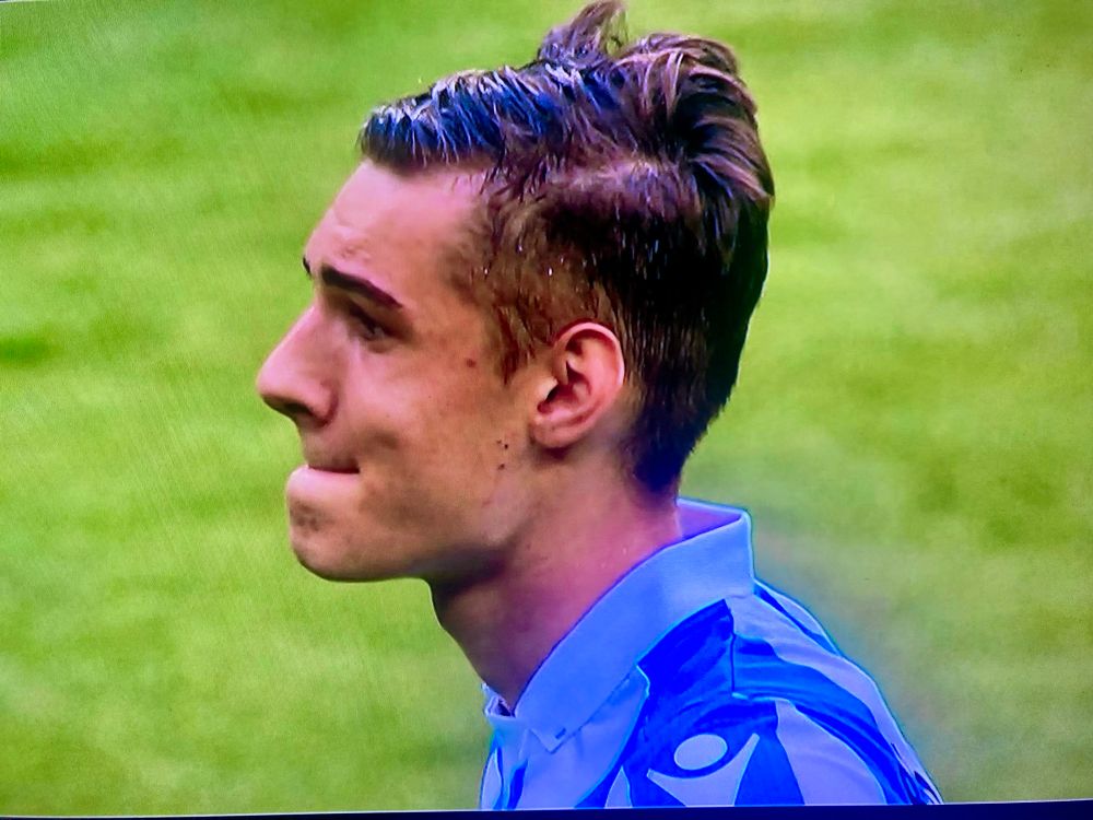 Florian Neuhaus im Trikot von 1860 München beim  Relegationsspiel der 2. Fussball Bundesliga am 30. Mai 2017 in München. Ergebnis: 2:0 für Jahn Regensburg, 1860 München stieg damit aus der 2. Bundesliga ab. 