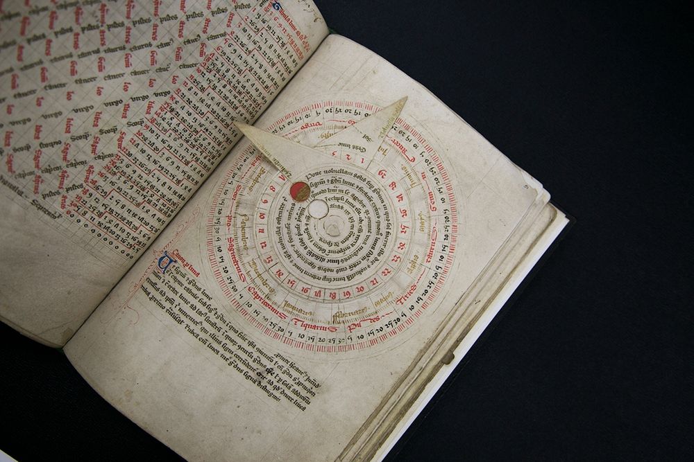 Manuscrits médiéval datant de 1386 montrant une volvelle