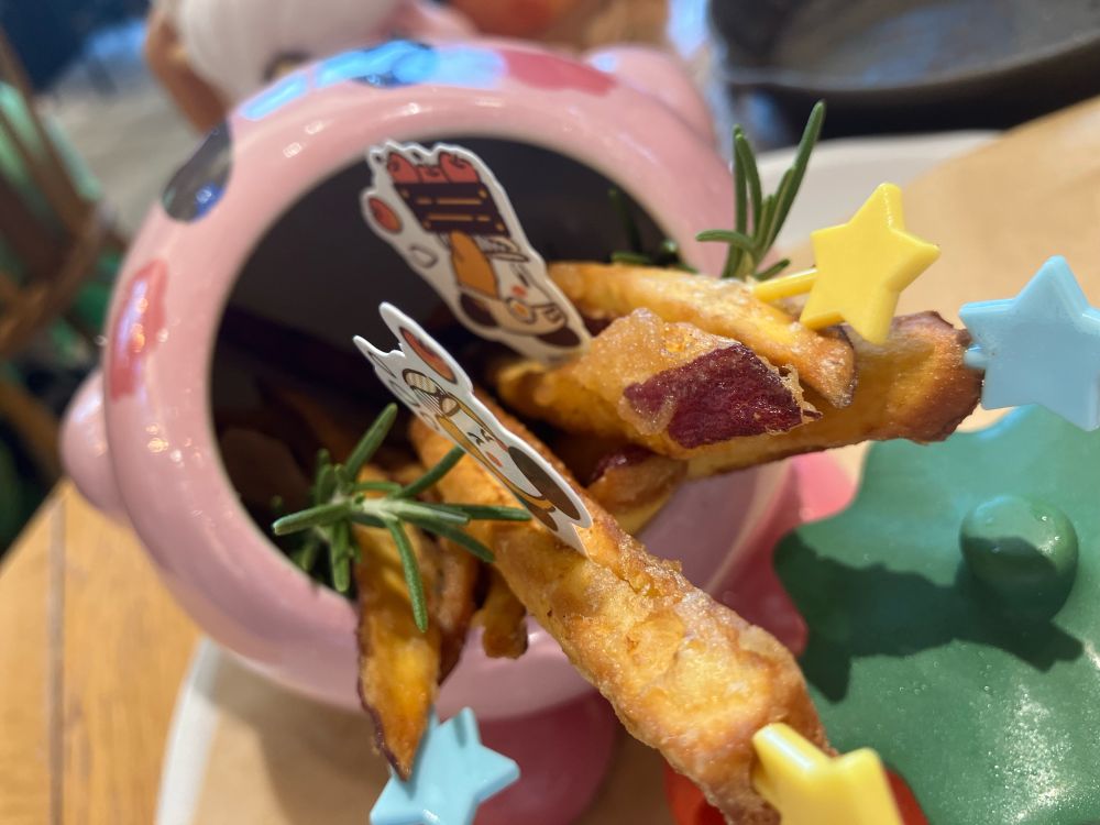 揚げ芋とともにカービィに飲み込まれるワドルディの衝撃映像