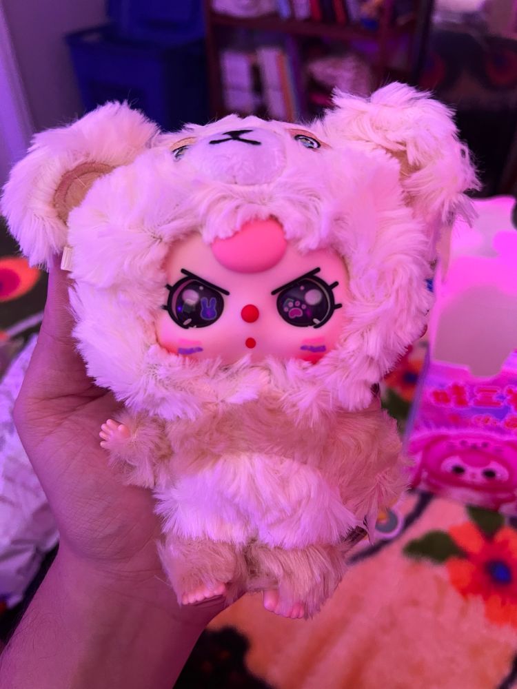 a beautiful, fluffy boy with angry cute eyes. his packaging reads that he’s a “northern bear” but looks to be more like a dog/alpaca/blonde panda hybrid. 
