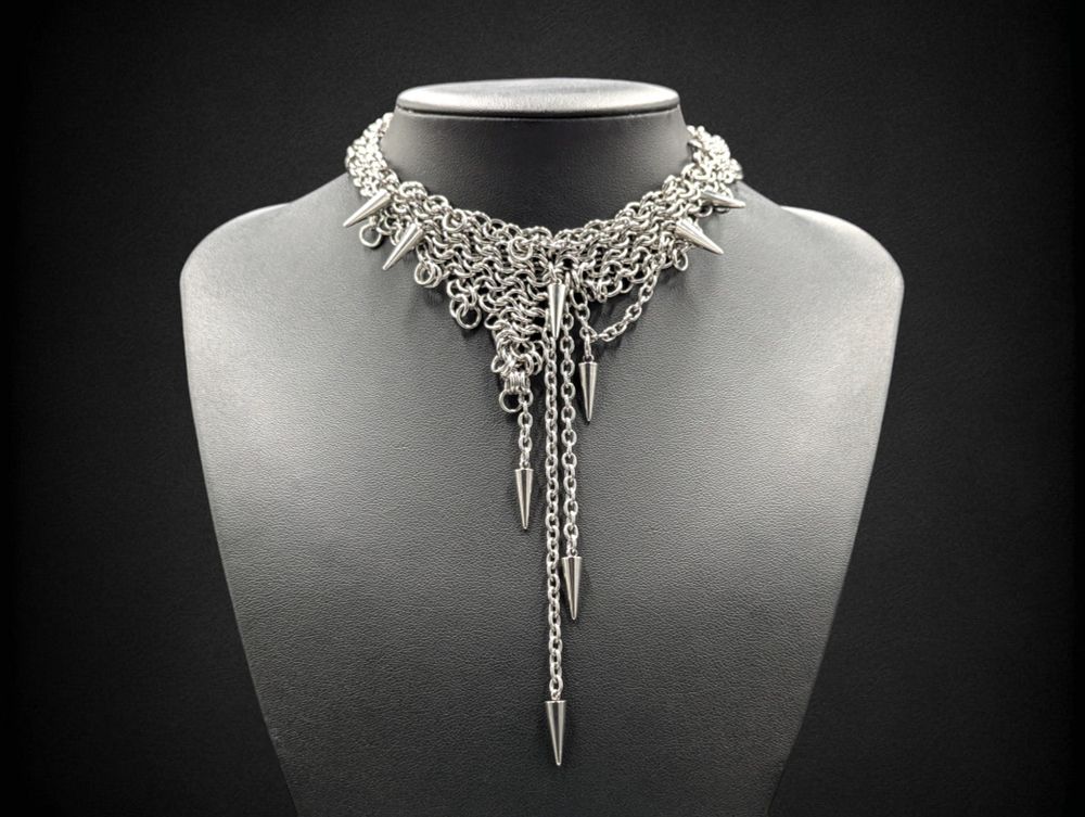 Photo buste du collier Spiky Oops