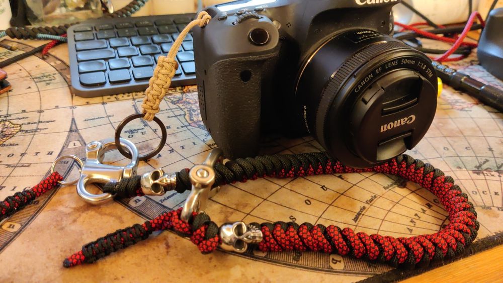 Camera hand strap