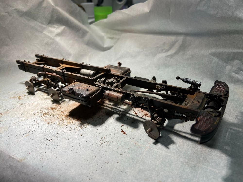 Overall view of the ZIL chassis. It’s rust as all hell. 