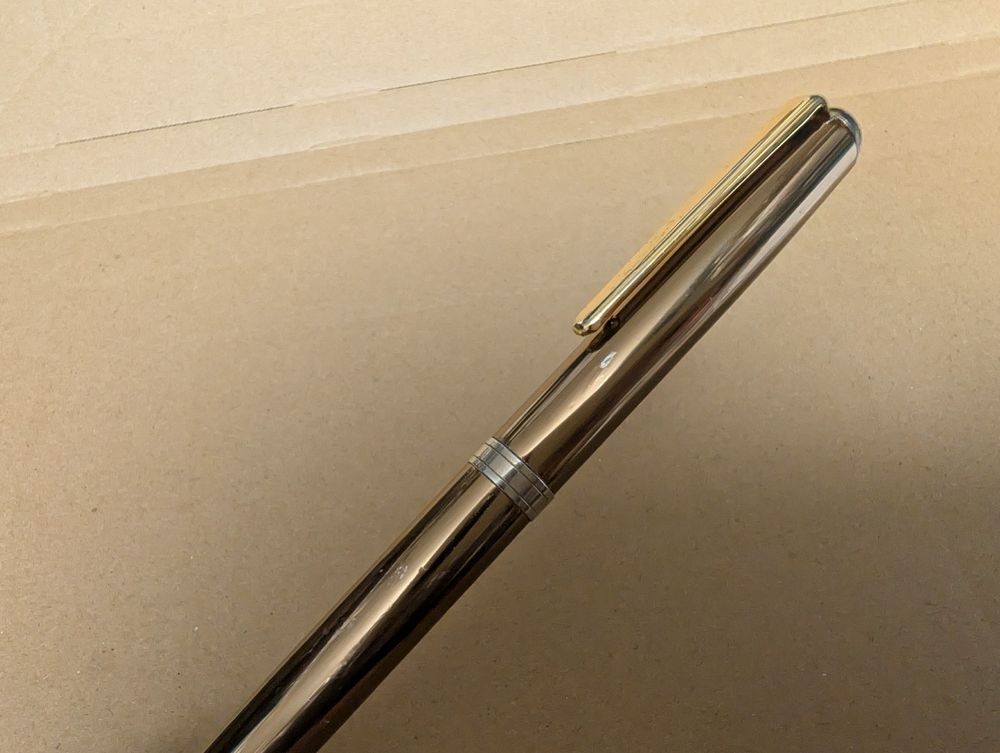 damaged OHTO rollerball pen CB-10BL Brown
