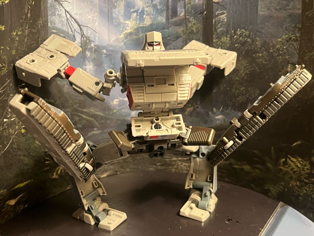 Studio Series 86 Megatron.