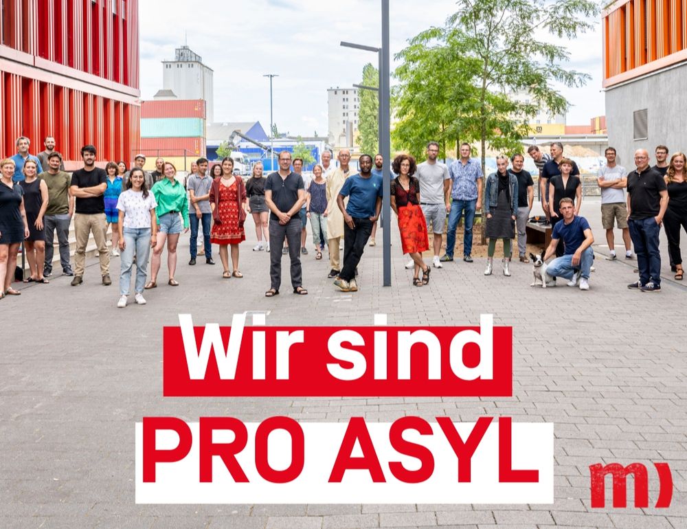 Das medico-Team mit dem Spruch: "Wir sind PRO ASYL"