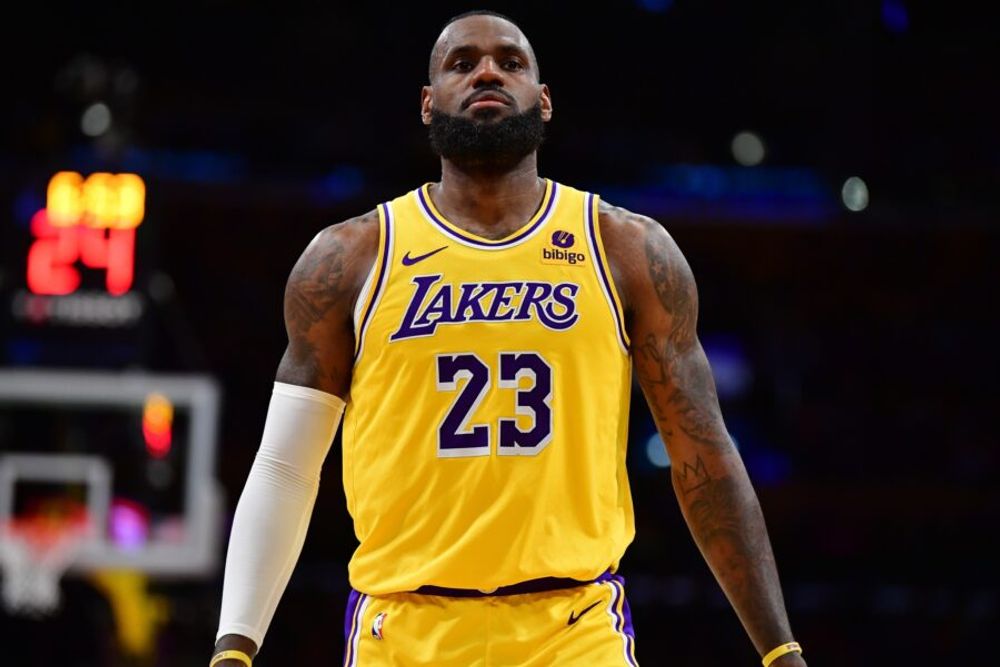 Lakers Notes: LeBron, Russell, Davis, Wood, Redick