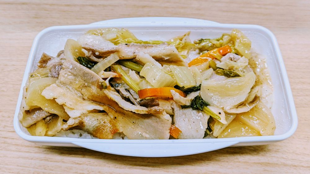 加熱してクッキングペーパーを外した写真。中に入っていたのは中華丼のあん。