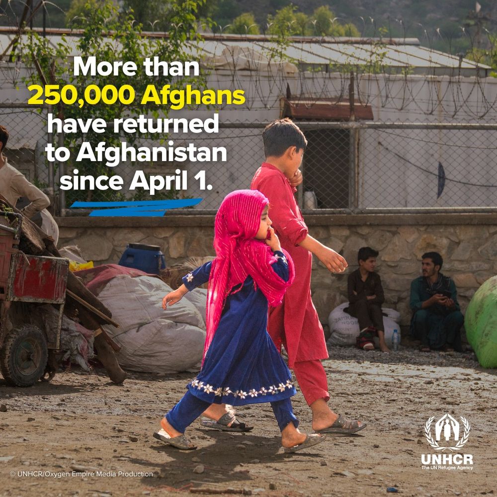 Image with text "More than 250,000 Afghans have returned to Afghanistan since April 1."