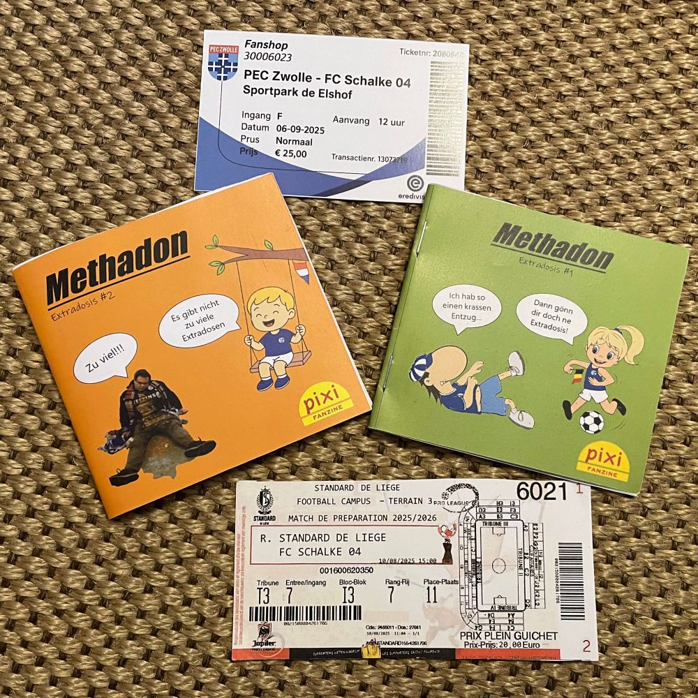 Methadon-Extradosis Heft eins und zwei mit den jeweiligen Eintrittskartengimmicks.