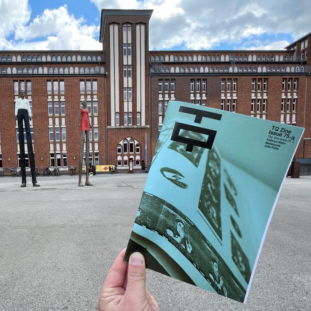TQ Zine 75a in front of the public Zentralbibliothek at Hühnerposten in Hamburg.