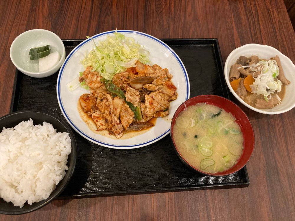 千駄木 さくら食堂 豚キムチ炒め定食 モツ煮(小)