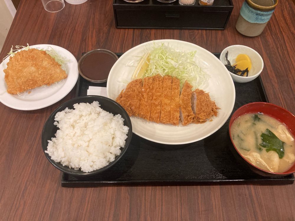千駄木 さくら食堂 ロースカツ定食 アジフライ