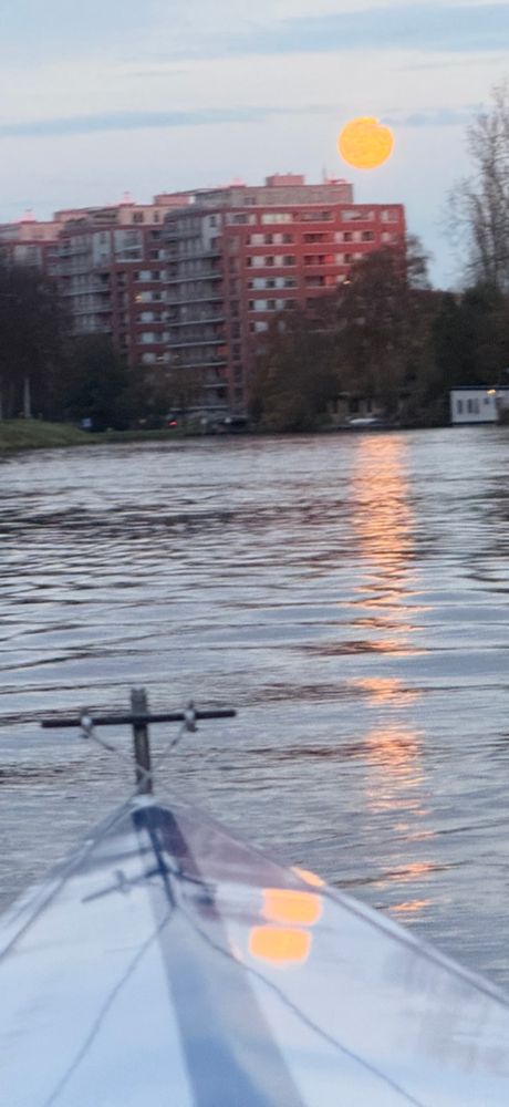 Supermaan boven Leiden