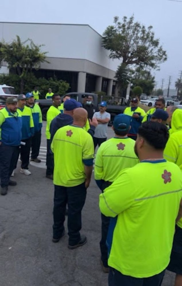 Local 396 Teamsters at Republic Services sanitation honor extended picket line