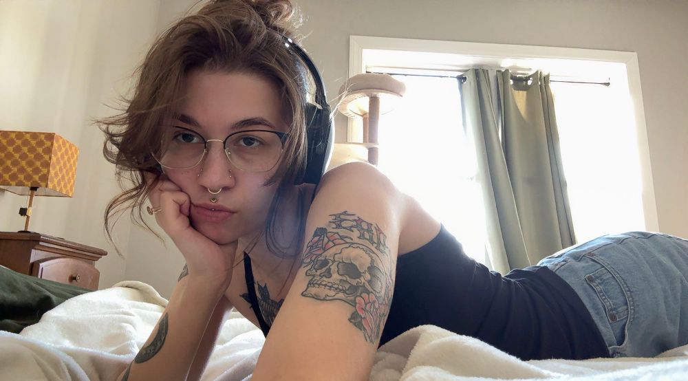 goob chilling in their room 