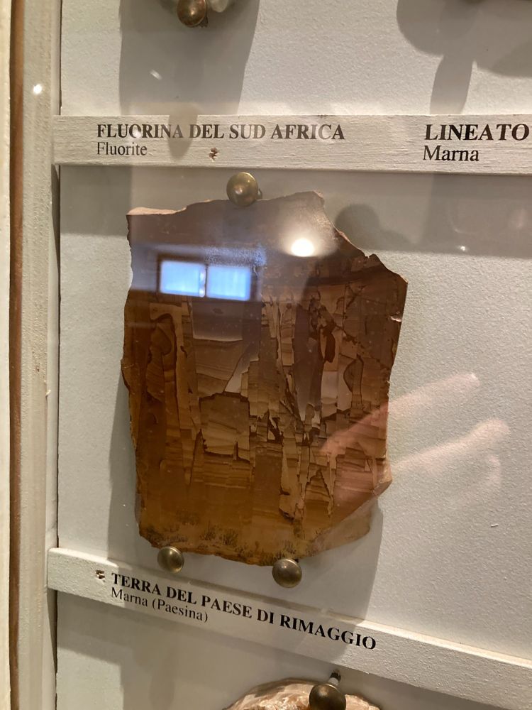 Photo of a piece of the Terra del Paese di Rimaggio, or Marna (Paesina).