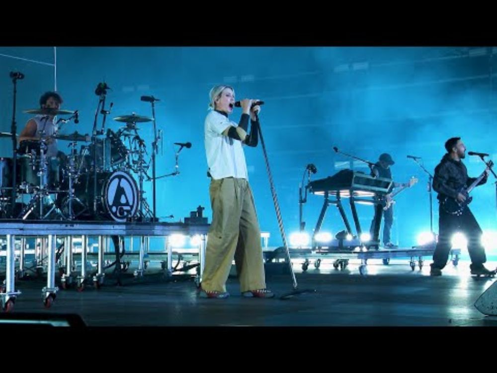Cut the Bridge (Live) - Linkin Park