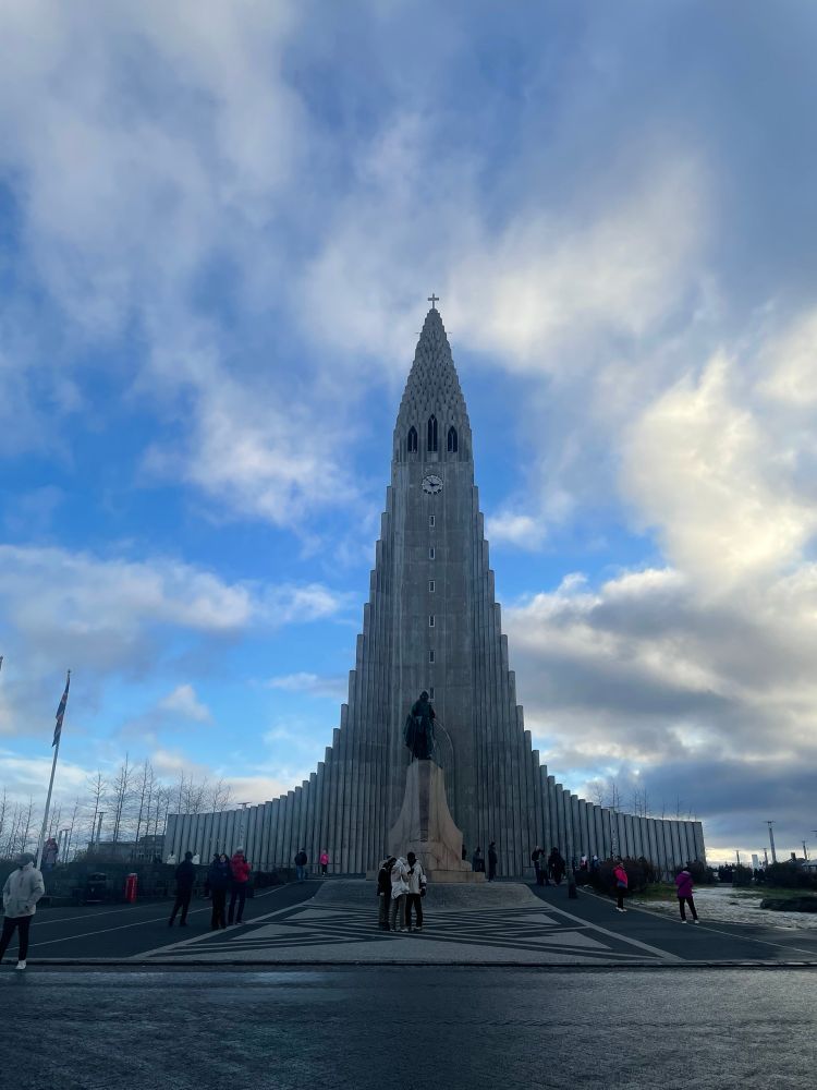 Hallgrimskrikja church, Reykjavík. Daytime. Partly cloudy skies.