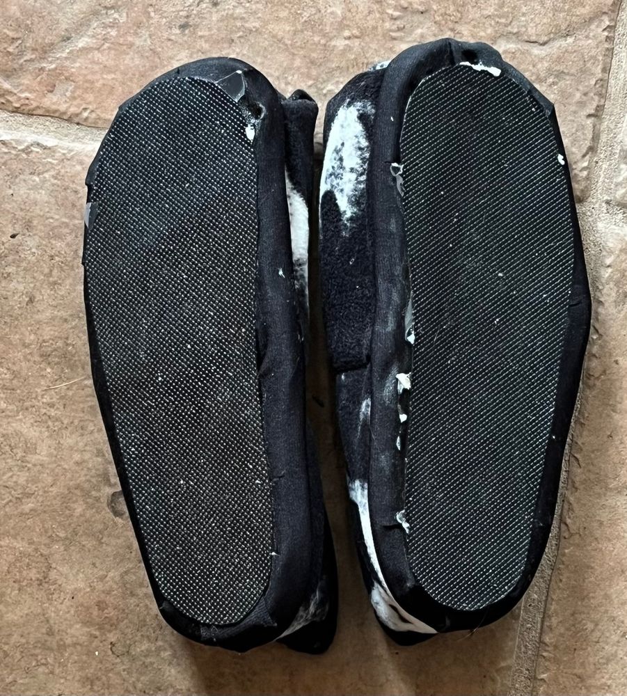 The rubber bottoms of handmade slippers 