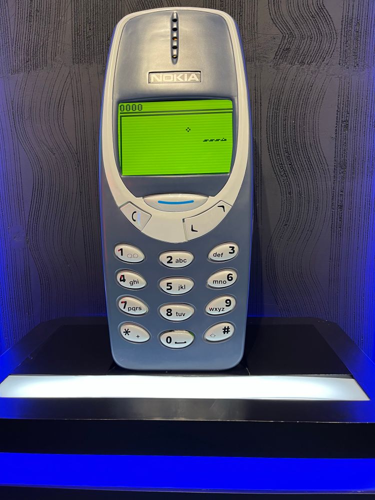 A giant Nokia with the snake game