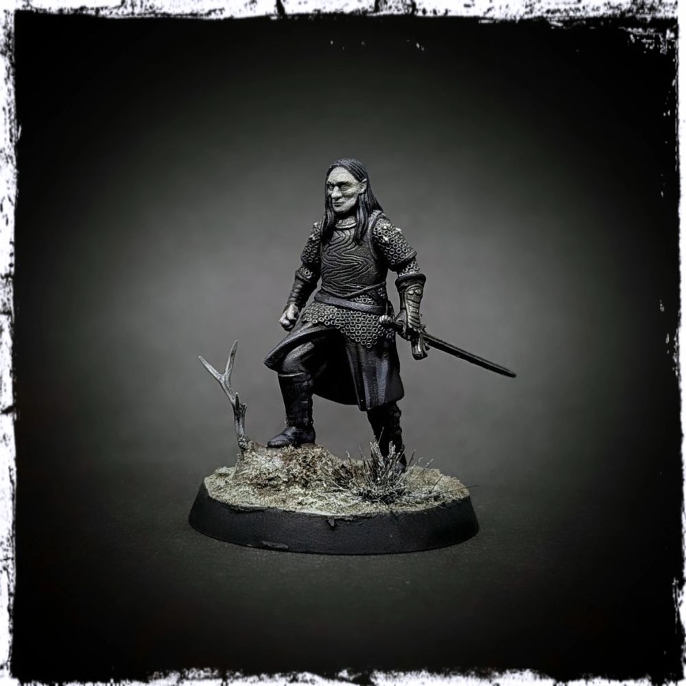 Adar, a dark elf from the Amazon Prime series Rings of Power (a miniature of the character).