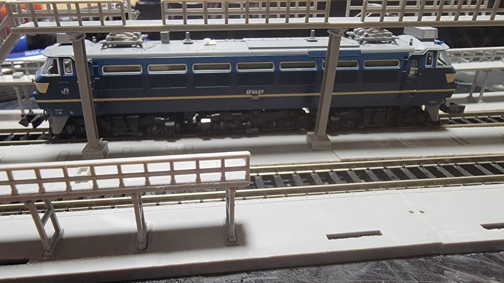 Kato EF66-27 in the GREEENMAX inspection stands.