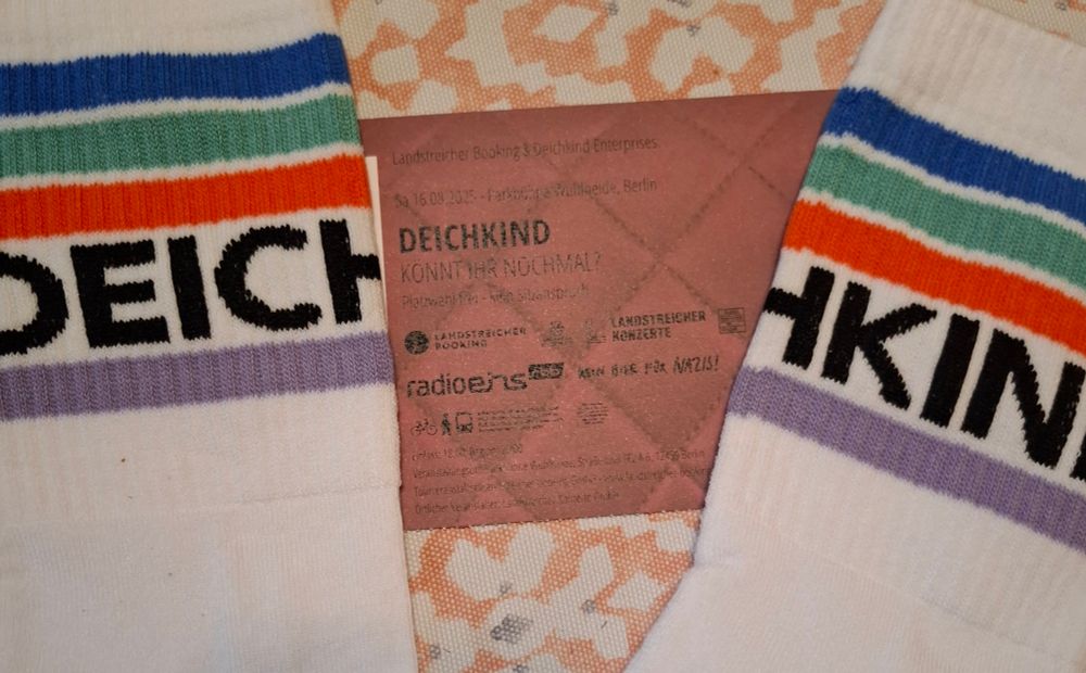 Eintrittskarte für Deichkind 2025+ Tennissocken .