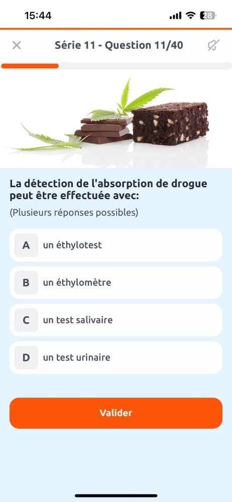 Capture d'écran d'une question du code de la route chez EnVoitureSimone sur la détection d'absorption de drogue, avec en illustration un space brownie et des carrés de chocolat

Le space brownie a l'air délicieux