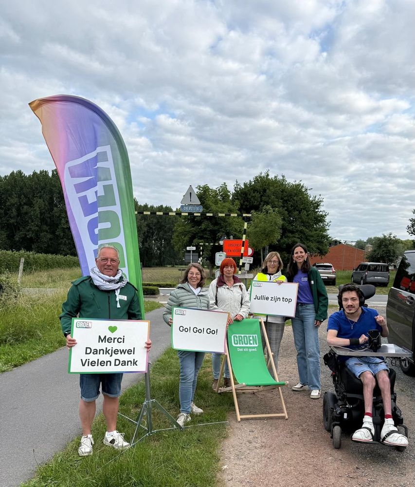 Vandaag samen met Meerdangroen van Sint-Gillis-Waas geapplaudiseerd voor de fietsers.