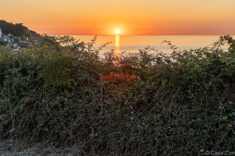 Coucher de soleil sur la Manche du côté de Maupertus sur mer