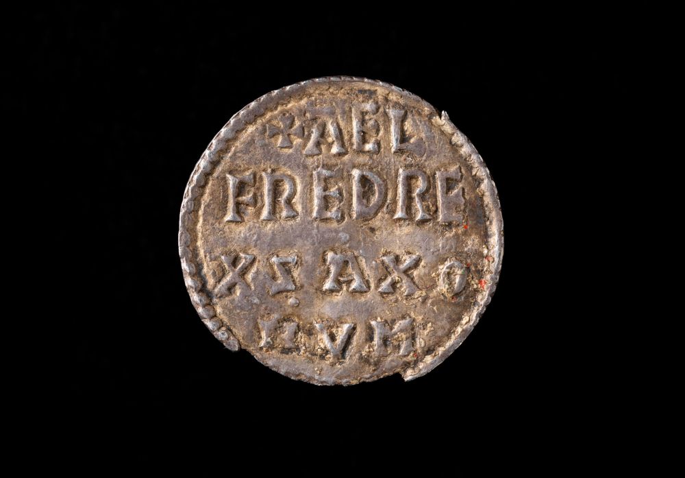 the rear of the penny, bearing the lettering 'AELFREDREXSAXONVM' arranged horizontally