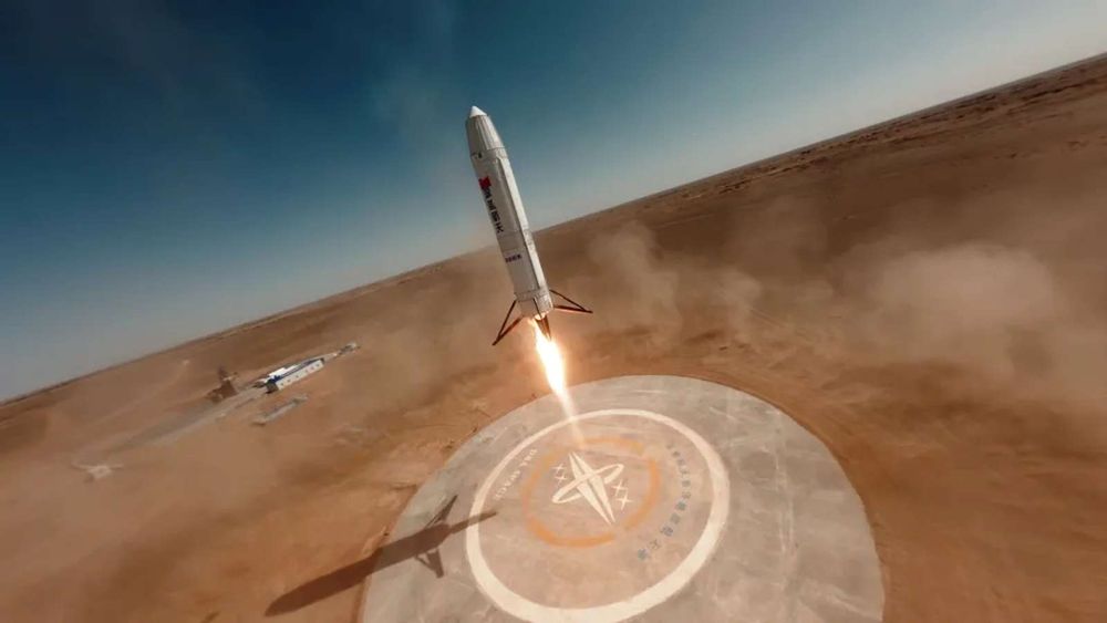 La vidéo est à couper le souffle : regardez l’atterrissage presque parfait d’une fusée du SpaceX chinois et sa fin explosive !