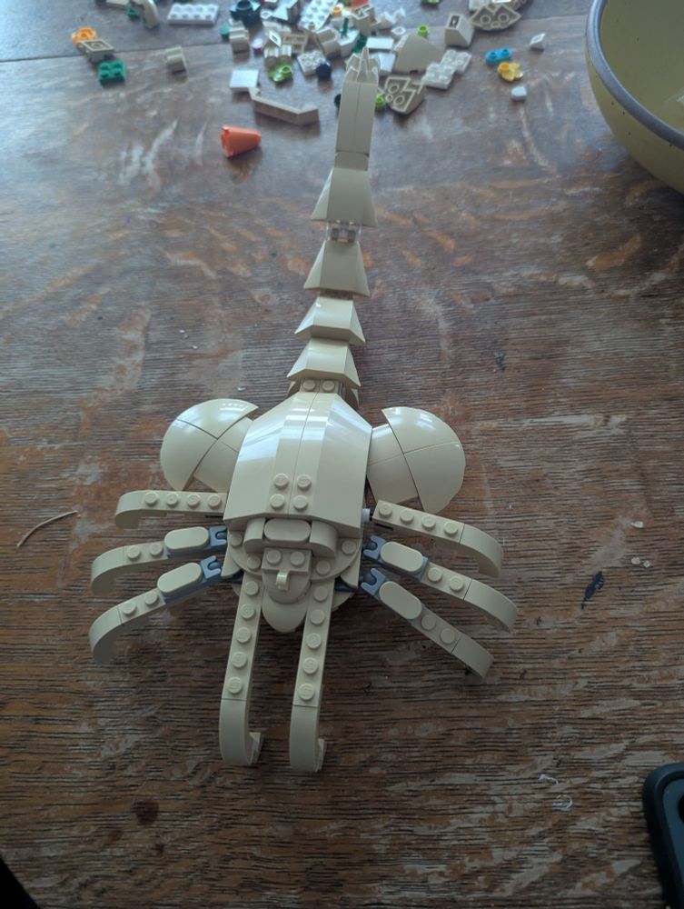 Lego facehugger 