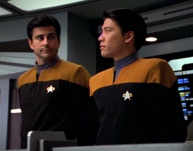 Star Trek Voyager - Ayala and some other guy 