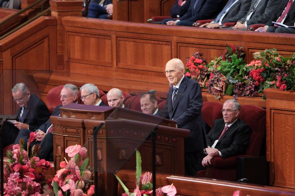 President Dallin H. Oaks speaks from the pulpit at the beginning of the Saturday morning session of General Conference.