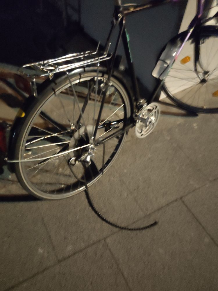 Rad mit gerissener Kette 