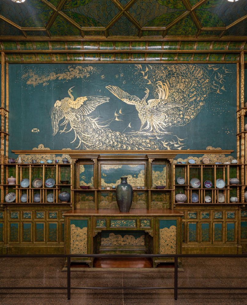 How Golden Peacocks on a Dining Room Wall Destroyed a Longstanding Friendship in Victorian Society