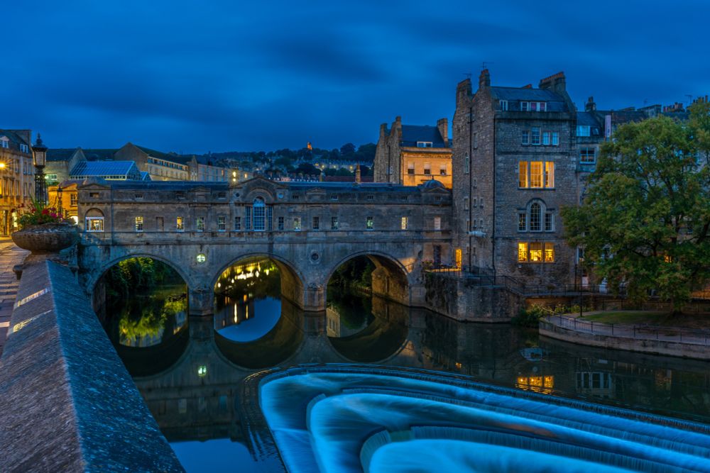The Pulteney Bridgecrossing the River Avon in Bath. 