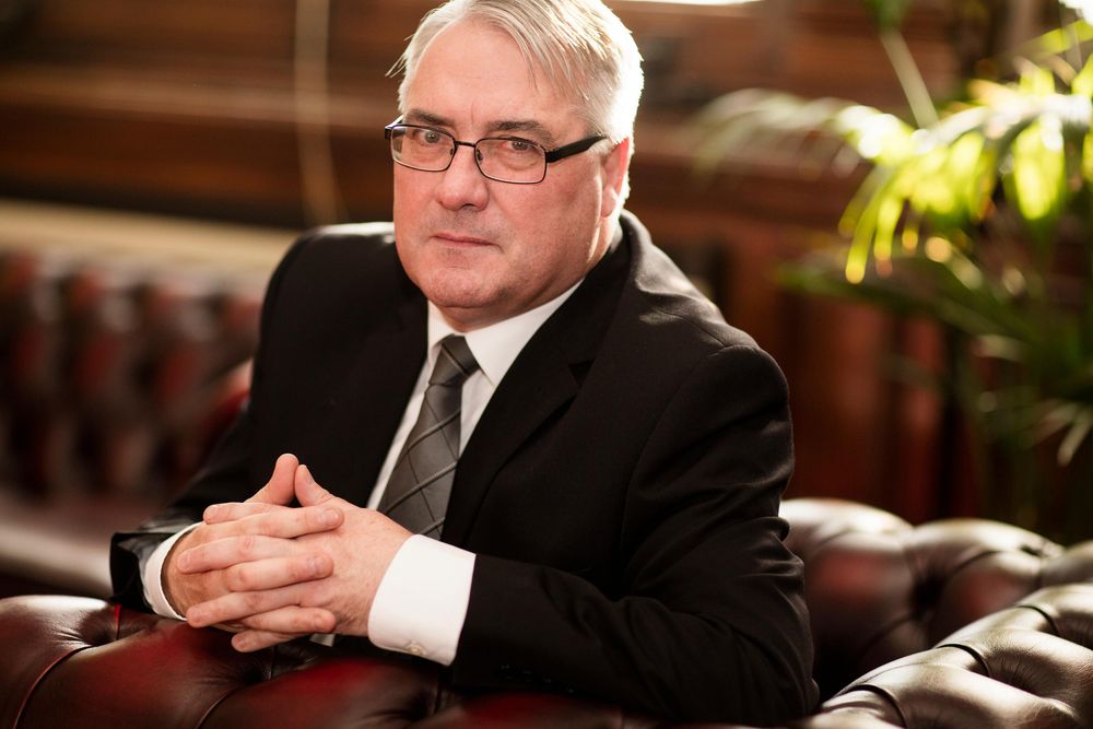 Glasgow Labour stalwart Frank McAveety (perhaps most famous for making creepy comments about a 15-yr-old girl during a public meeting) poses for the camera.