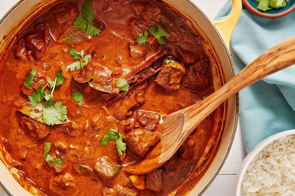 CW: FOOD. A rogan josh curry.