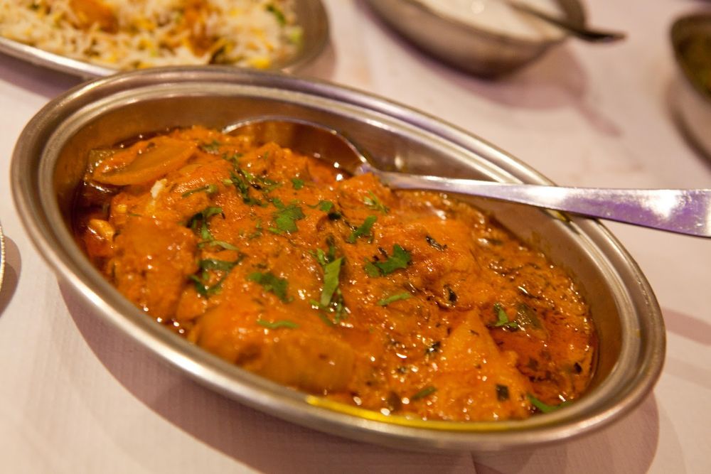 CW: FOOD. A dopiaza curry.