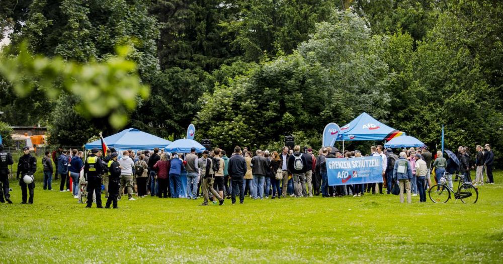 Proteste in Düsseldorf: Aufgeheizte Stimmung am Rande von AfD-Kundgebung