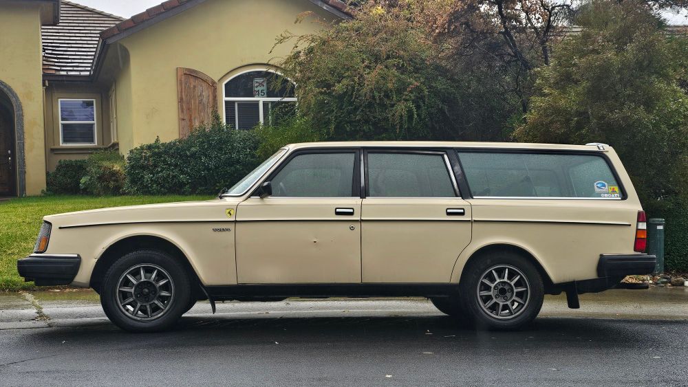 side view of my 1983 Volvo 245