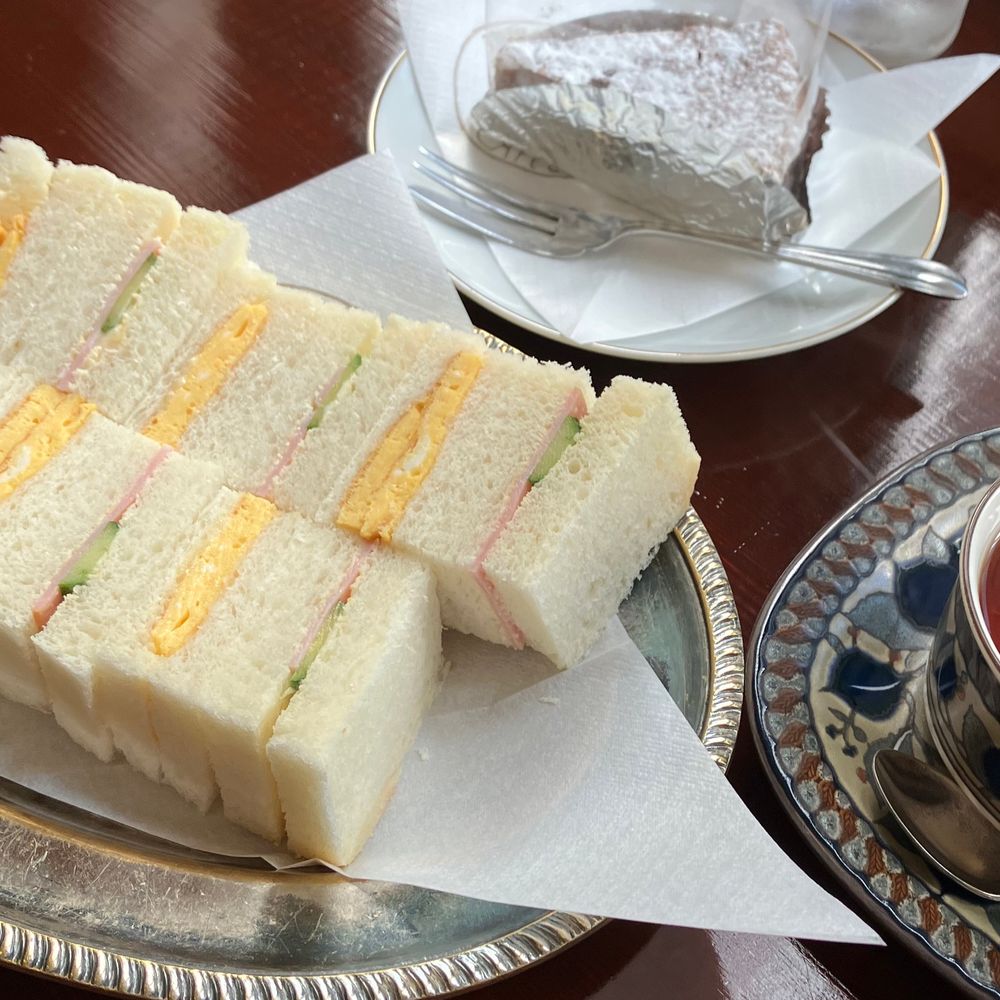 サンドイッチとガトーショコラ